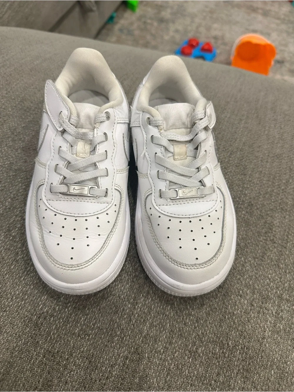 Kids White Low-Top Sneakers - Classic Everyday Style